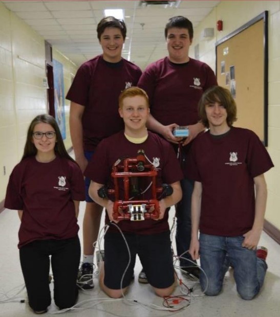 Team with the first underwater ROV AEGIR